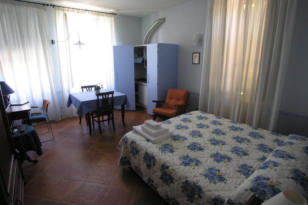 Villa D'Azeglio Albiano dʼIvrea Habitación foto